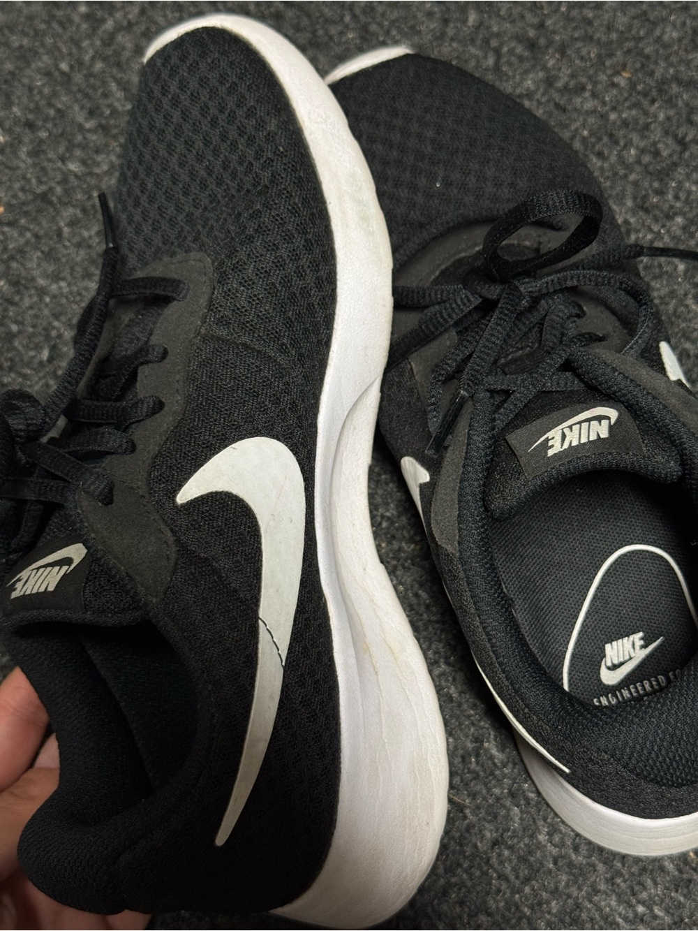 Nike Tanjun Black White